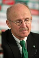Fussball 1. Bundesliga, Saison 2011/2012: Pressekonferenz Werder Bremen zur Vertragsverlaengerung von Manager und Trainer
