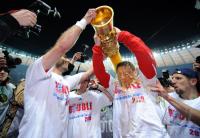 Fussball: DFB Pokal Finale: JUBEL Hamit Altintop, Ivica Olic (v. li., FCB)