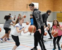Basketball 2. Bundesliga 19/20 Tigers Tuebingen besuchen Geschwister-Scholl-Schule
