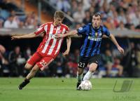 Fussball Champions League Finale: Thomas Mueller (li, FCB) gegen Goran Pandev (re, Inter)
