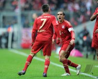 Fussball 1. Bundesliga, Saison 2011/2012: Franck Ribery (li,) mit Philipp Lahm (FC Bayern Muenchen)
