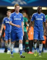 FUSSBALL  CHL  Saison 2013/2014: Kevin De Bruyne (FC Chelsea) und Demba Ba (FC Chelsea)