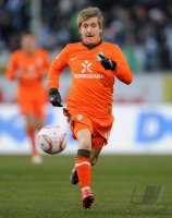 Fussball: 1. Bundesliga Saison 2010/2011: Werder Bremen, MARIN am Ball