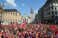 Fussball: FC Bayern feiert zum Saisonabschluss auf dem Marienplatz