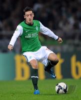 FUSSBALL, DFB POKAL, ACHTELFINALE: WERDER, OEZIL Einzelaktion