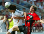 Fussball 1. Bundesliga: Hannover - Bayern, Zweikampf