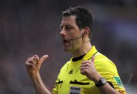 Fussball 1. Bundesliga : Schiri Wolfgang Stark