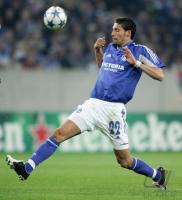 Fussball CL: Schalke, KURANYI Einzelaktion am Ball
