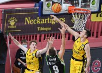 Basketball 2. Bundesliga 2021/2022: Tigers Tuebingen - ROEMERSTROM Gladiators Trier