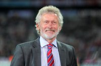 FUSSBALL INTERNATIONAL  CHL Viertelfinale 11/12: Paul Breitner (FC Bayern Muenchen)