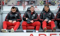 Fussball 1. Bundesliga, Saison 2011/2012: Auf der Ersatzbank, Ivica Olic , Bastian Schweinsteiger, Torwart Hans Joerg Butt (v. li., FC Bayern Muenchen)