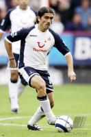 Fussball International: Tottenham, MENDES Einzelaktion am Ball