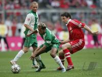 Fussball 1. BL Bayern-Wolfsburg; Zweikampf