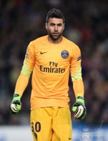 Fussball CHL  Saison 2014/2015: Torwart Salvatore Sirigu (Paris Saint-Germain)
