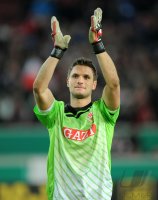 FUSSBALL  DFB Pokal 11/12  Achtelfinale: JUBEL Torwart Sven Ulreich (VfB Stuttgart)