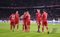 Fussball 1. Bundesliga Saison 18/19: FC Bayern Muenchen - VfB Stuttgart