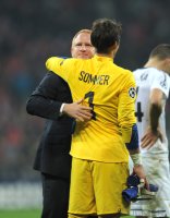 Fussball CHL  Saison 2011/2012: Trainer Heiko Vogel (li,)  mit Torwart Yann Sommer (FC Basel)
