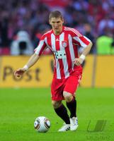 Fussball: DFB Pokal Finale: FC Bayern Muenchen, SCHWEINSTEIGER am Ball
