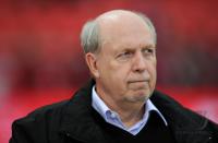 Fussball: Europa League, Saison 2010/2011: Bayer 04 Leverkusen, CALMUND