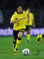 Fussball: Euroa League, Saison 2010/2011: Dortmund - Paris, KAGAWA am Ball