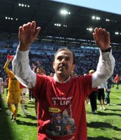 2. Fussball Bundesliga : AUGSBURG JUBEL NACH DEM AUFSTIEG IN DIE ERSTE 1. BL