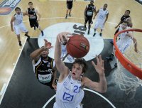 Basketball 1. Bundesliga 2011/2012:  Walter Tigers Tuebingen - Fraport Skyliners Frankfurt