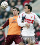 Fussball 1. Bundesliga: Stuttgart - Kaiserslautern, Zweikampf