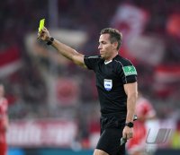 Fussball 1. Bundesliga Saison 17/18: FC Bayern Muenchen - Bayer 04 Leverkusen