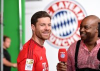 Fussball 1. Bundesliga 15/16: Xabi Alonso (FC Bayern Muenchen)