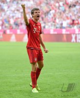 Fussball 1. Bundesliga Saison 15/16: FC Bayern Muenchen - FC Augsburg