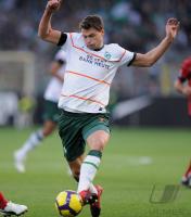 FUSSBALL  1. BUNDESLIGA  09/10   BOENISCH   (SV Werder Bremen)