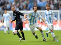 2. Fussball Bundesliga:  Alon Abelski (li, Arminia Bielefeld) gegen Djordje Rakic (re, 1860 Muenchen)