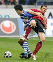 Fussball 1. Bundesliga: Duisburg - Hamburg, Zweikampf