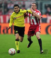 Fussball 1. Bundesliga : Nuri Sahin (li, Borussia Dortmund)gegen Franck Ribery (re, FC Bayern Muenchen)