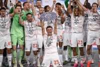 Fussball 1. Bundesliga 24/25: FC Bayern Muenchen feiert die 34. Deutschen Meisterschaft