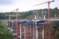 Neckartalbruecke der Bundesstrasse 32 ueber das Neckartal bei Horb