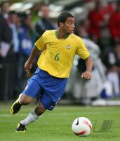 Fussball International: Brasilien, SILVA Einzelaktion am Ball