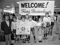 Fussball  Beckenbauer (Cosmos) bei der Ankunft in New York