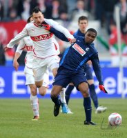 Fussball 1. Bundesliga : Timo Gebhart (li, VfB Stuttgart) gegen Cedric Makiadi (re, SC Freiburg)