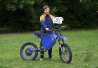 Mechatronik - Student Elias Pfeffer bewirb sich oeffentlich bei Tesla-Chef Elon Musk