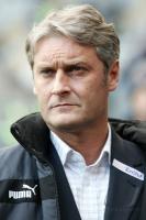 Fussball 1. Bundesliga: Arminia Bielefeld - VfB Stuttgart, Einzelaktion am Ball.