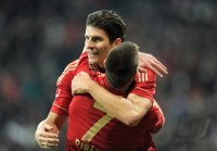 Fussball 1. Bundesliga, Saison 2011/2012: Mario Gomez, Franck Ribery (v. li., FC Bayern Muenchen)