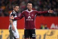 Fussball 1. Bundesliga : Julian Schieber (re, 1 FC Nuernberg) neben Youssef Mohamad (li, 1. FC Koeln)