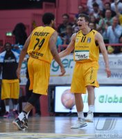 Basketball 1. Bundesliga 14/15 Hauptrunde:  Walter Tigers Tuebingen - Mitteldeutscher BC