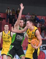 Basketball 2. Bundesliga 2021/2022: Tigers Tuebingen - ROEMERSTROM Gladiators Trier