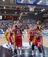 Basketball 1. Bundesliga 2013/2014:  Walter Tigers Tuebingen - Brose Baskets Bamberg