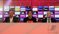 Fussball 1. Bundesliga, Saison 2012/2013:  Pressekonferenz mit  Javi Martinez