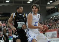 Basketball 1. Bundesliga 2011/2012:  Walter Tigers Tuebingen - Fraport Skyliners Frankfurt