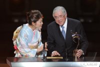 Fussball International  FIFA Ballon d Or 2011:  Junji Ogura (Verbandspraesident Japan) und Homare Sawa (Japan)