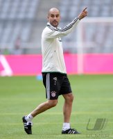 FUSSBALL  1. Bundesliga   2013/2014: Trainingsauftakt FC Bayern Muenchen